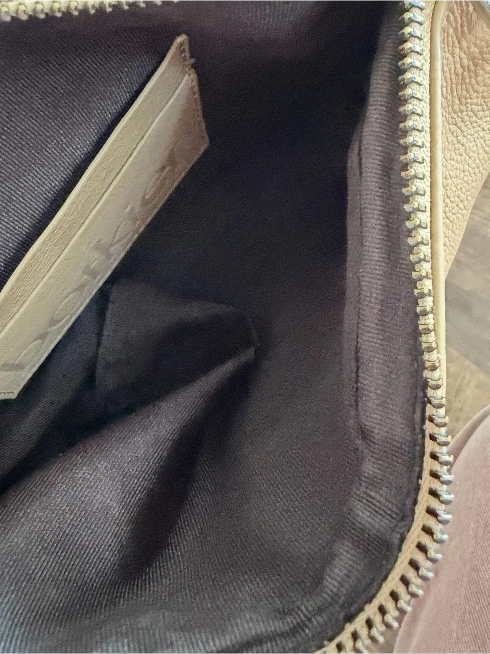 Botkier New York Leather Crossbody Bag Beige‎ Nude Neutral Should Bag Purse